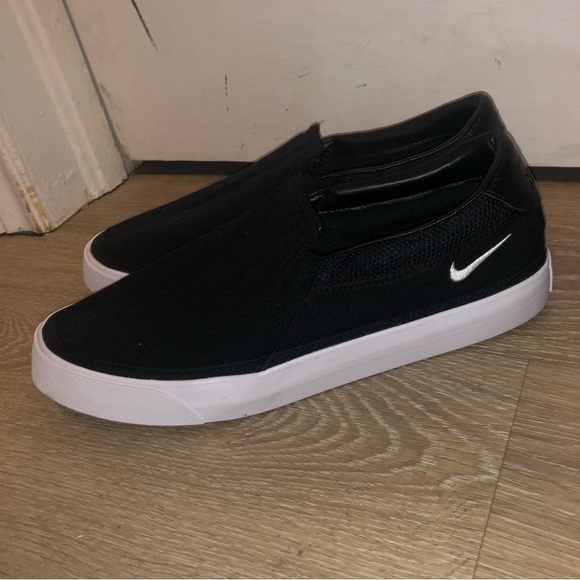 Nike slip on shoes size 11 - Picture 1 of 7
